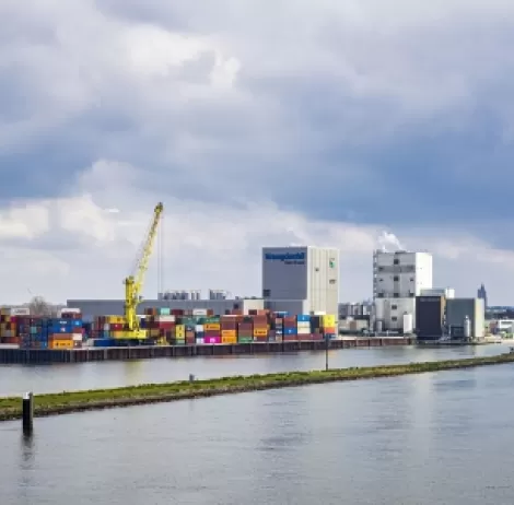 zicht op havengebied